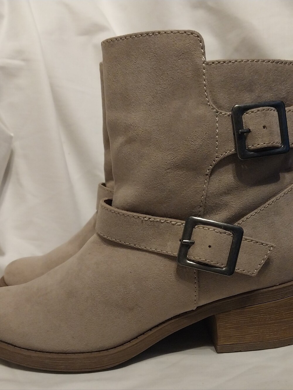 Dolcetta Ellen Taupe Faux Suede Buckle Ankle Boots Size 6.5